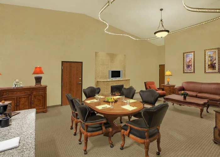 Rushmore Express & Suites